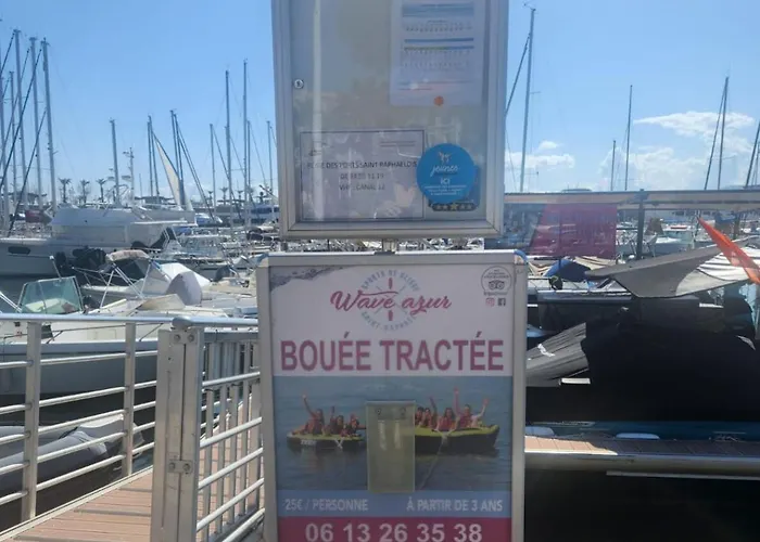 Che Michel Yourehosthelper Daire Saint-Raphaël